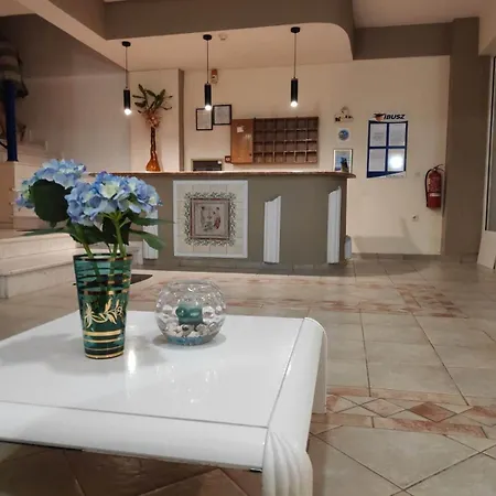 Zeus アパートホテル Paralía